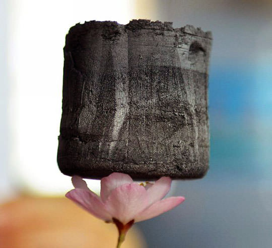 O Material de Construção Mais Leve de Sempre: Aerogel de Grafeno